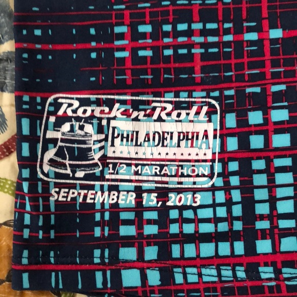 Brooks running shirt - Picture 3 of 4